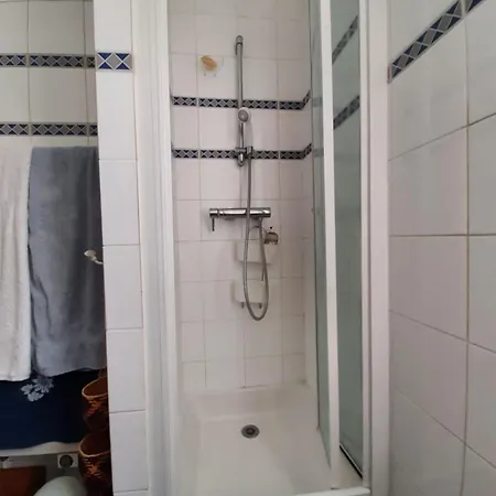 Penzion D'hotes Calmes Sur Jardin Batignolles