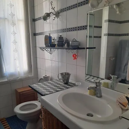 D'hotes Calmes Sur Jardin Batignolles Penzion 4*