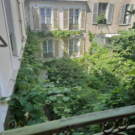 Guest house D'hotes Calmes Sur Jardin Batignolles Paris