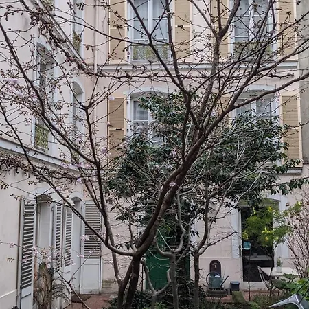 D'hotes Calmes Sur Jardin Batignolles Guest house