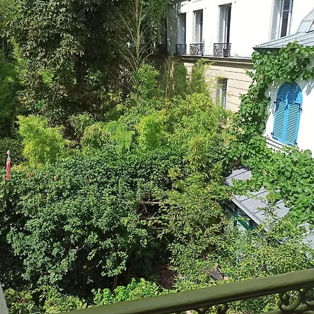 Guest house D'hotes Calmes Sur Jardin Batignolles