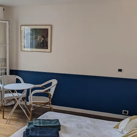 D'hotes Calmes Sur Jardin Batignolles Paříž