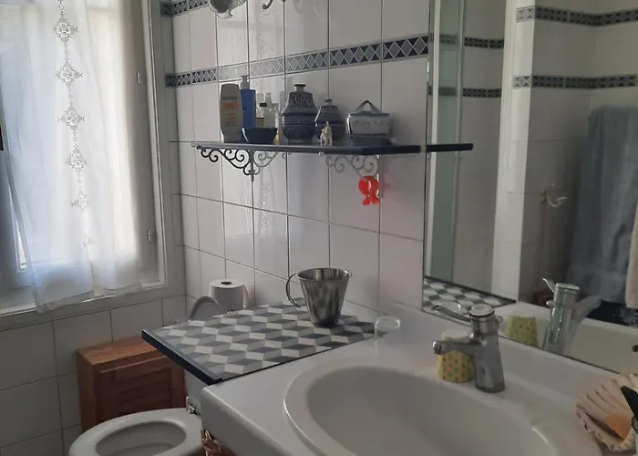 D'hotes Calmes Sur Jardin Batignolles Гостевой дом 4*