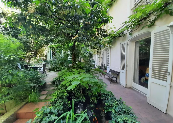 D'hotes Calmes Sur Jardin Batignolles 4*
