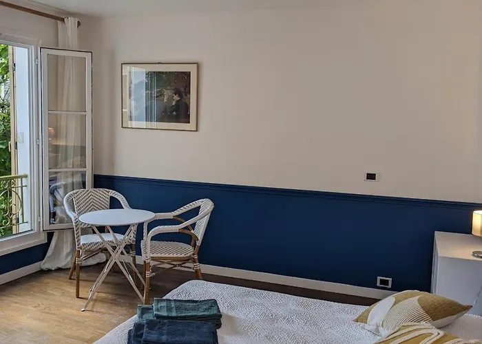 D'hotes Calmes Sur Jardin Batignolles Париж