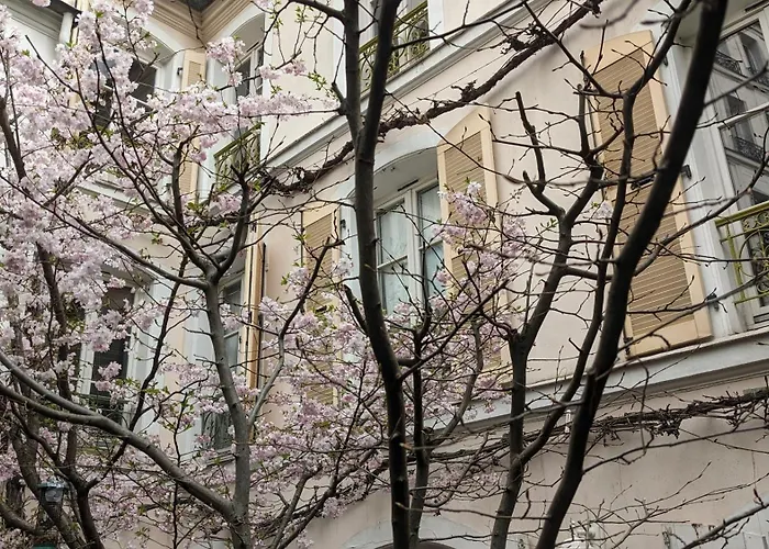 D'hotes Calmes Sur Jardin Batignolles Гостевой дом
