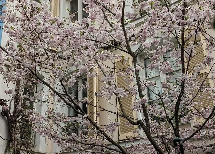 D'hotes Calmes Sur Jardin Batignolles Гостевой дом